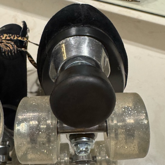 Moxie Panther Outdoor Roller Skates - Picture 6 of 14